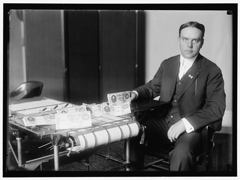Engraving And Printing Bureau Of. Treasury Department. Exhibiting Money Lccn2016865756